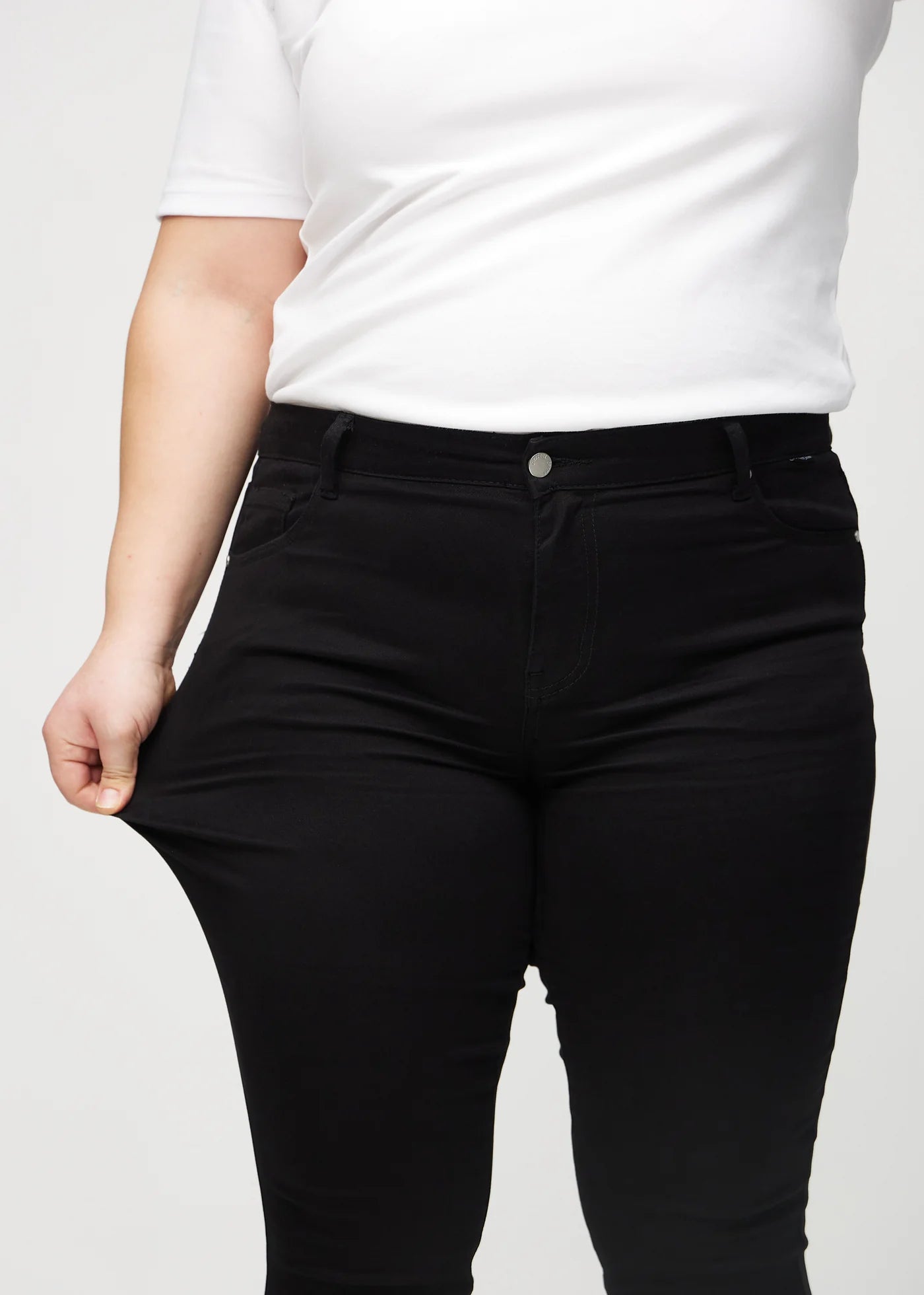 No Fade Black Jeans for Women - Slim Fit Women