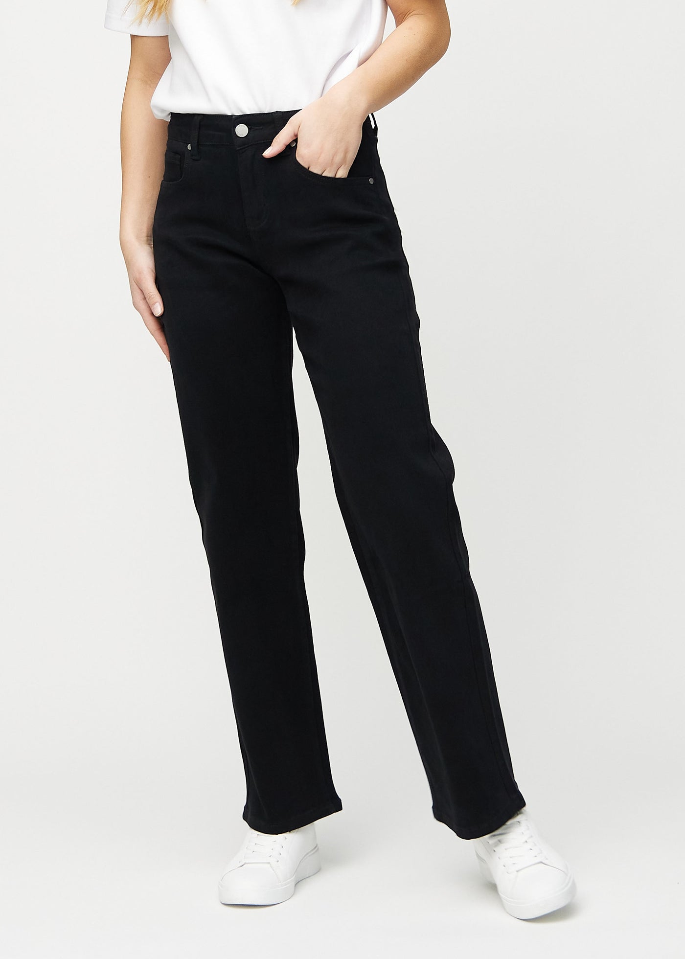 No Fade Black Jeans for Women - Loose Fit Women