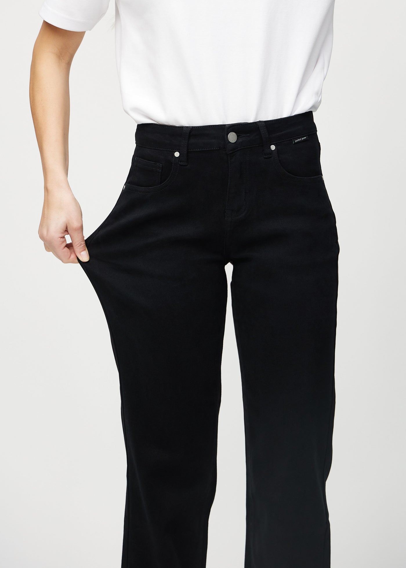 No Fade Black Jeans for Women - Loose Fit Women