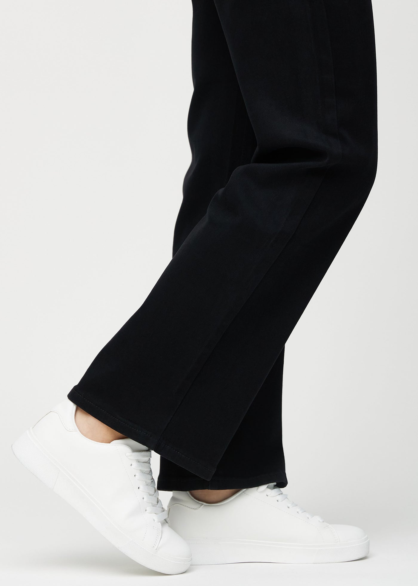 No Fade Black Jeans for Women - Loose Fit Women