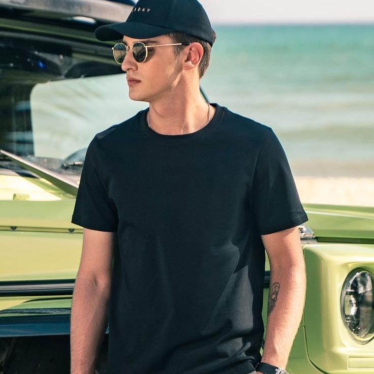Black t-shirt outfits