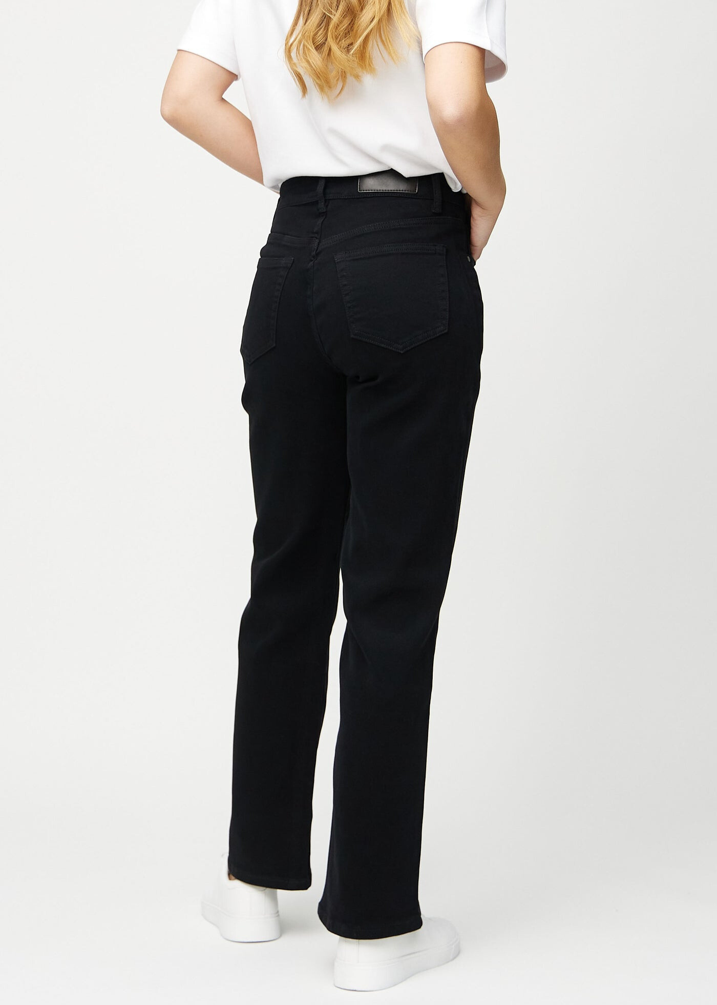 No Fade Black Jeans for Women - Loose Fit Women