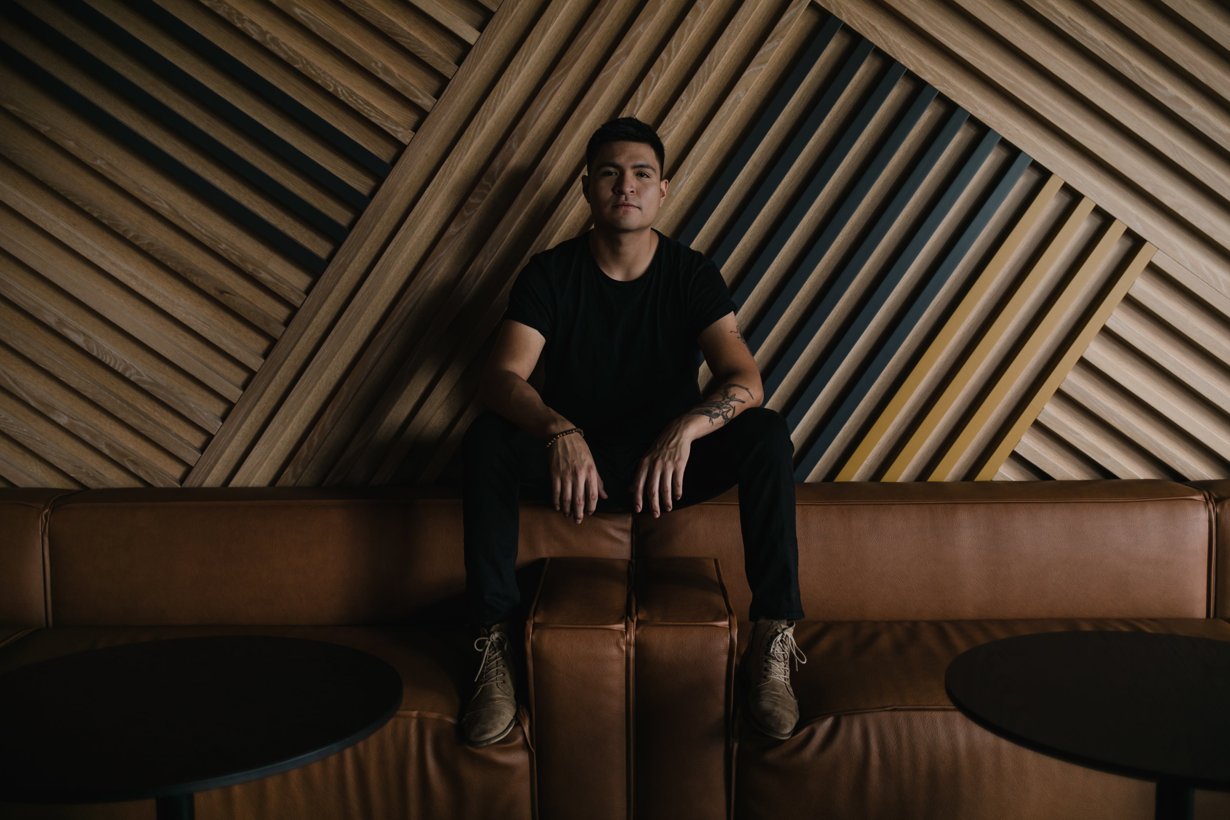 no fade black jeans and tshirt for men