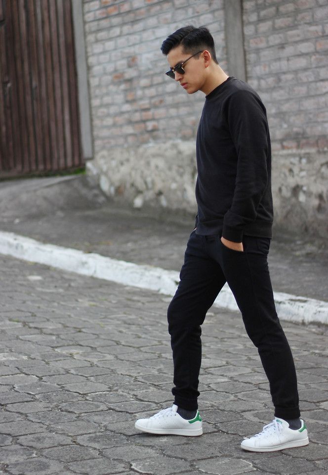 Black Sweatshirt Outfit